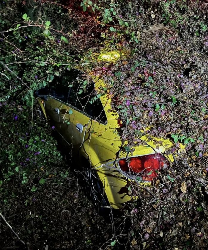 Mezitlide devrilen aa taksiyi hurdaya evirdi: Src yara almad