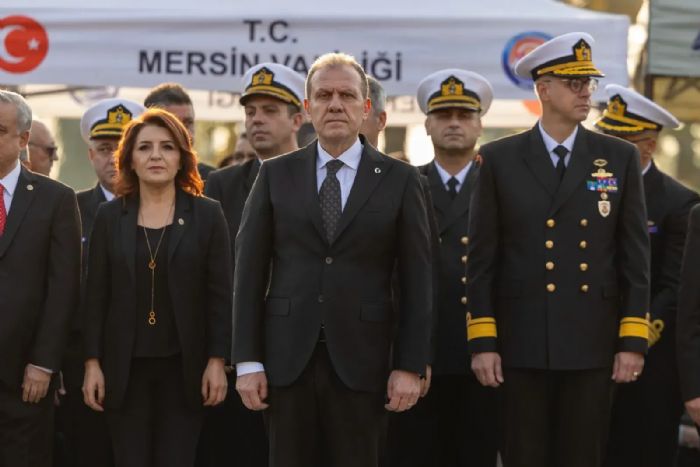 Bir milletin kalbi Atatrkle atyor: Glcan Ktan 10 Kasm mesaj