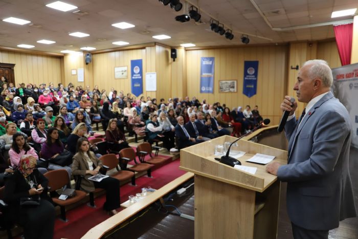 Akdeniz’den ’Kadn Haklar Gn’ paneli