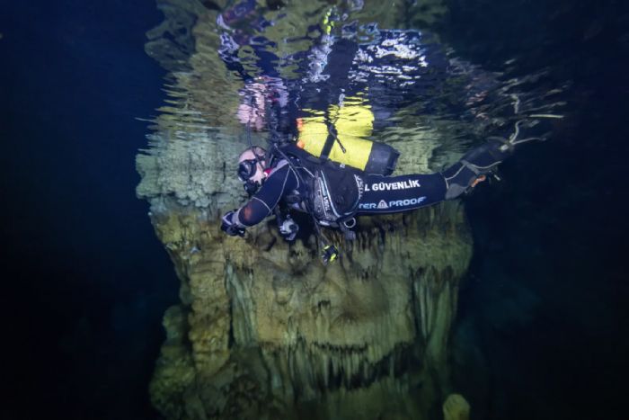 Aydnckta Aynalgln sessiz derinlii: 560 basamaklk yolculuk su altn aa kard