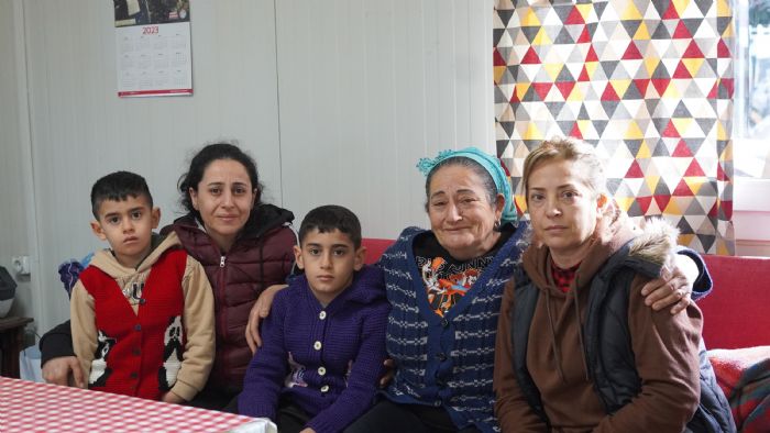 Mezitli Belediyesi Gönüllü Evi, depremzede aileye kucak açtı